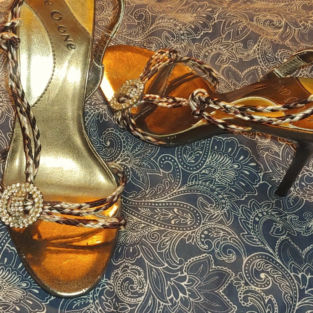 One O One Heels